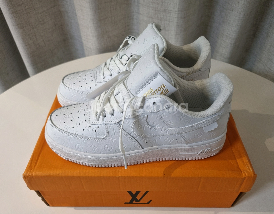 루이비통 x 나이키 에어포스1 스니커즈 새상품--4
