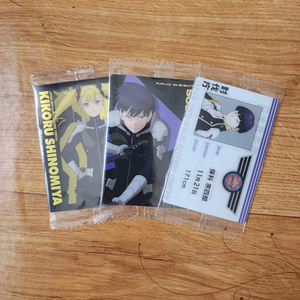 괴수8호 웨하스 카드 일괄(호시나&시노미야) 양도합니다:)