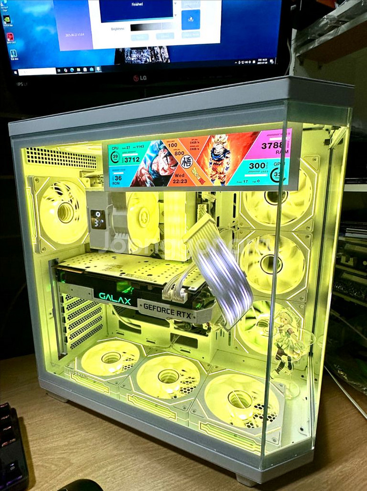 데스크탑 PC 컴퓨터 팝니다. 게이밍·영상편집·화이트--7