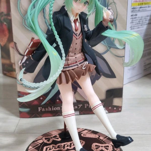 타이토 하츠네 미쿠 프레피룩 피규어