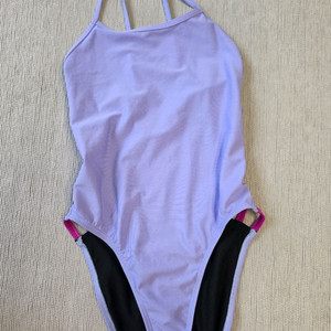 졸린 줄리안 연보라 수영복(32)