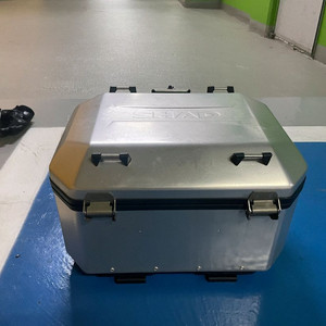 샤드 테라 TR 48 오토바이 탑박스 + 짐대 팝니다