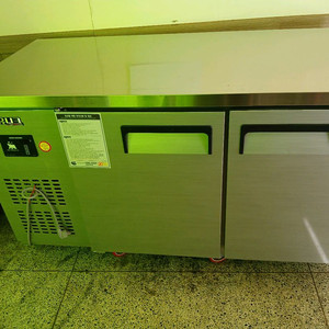 유니큐테이블냉장고1500-700냉장 판매합니다