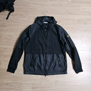 스톤아일랜드 24ss 나일론 메탈 와트로 바람막이 자켓