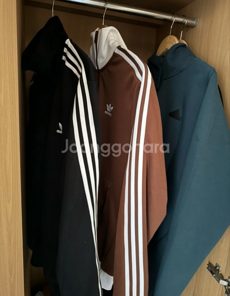 아디다스 져지 블랙 후드집업 그린(에어팟이랑 교신가능)--0