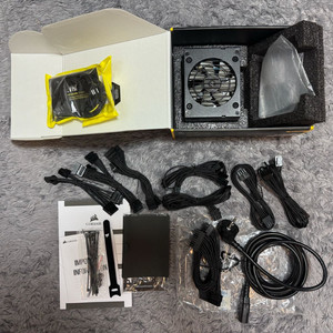 CORSAIR SF750 80PLUS플래티넘 +12VHPWR 케이블 (구교복) 판매합니다.