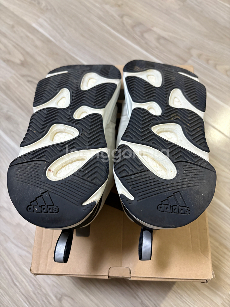 아디다스 이지부스트 700 MNVN 아날로그 265--3