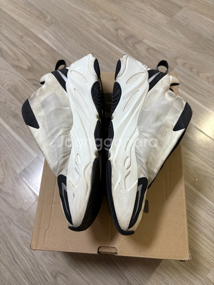 아디다스 이지부스트 700 MNVN 아날로그 265--1