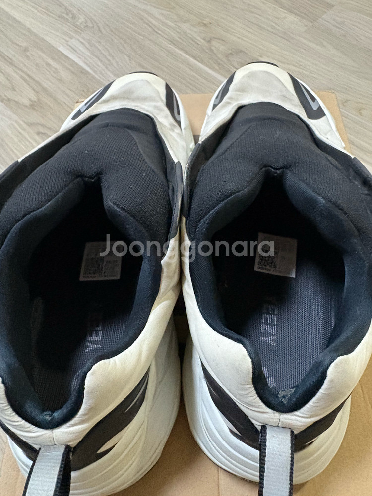 아디다스 이지부스트 700 MNVN 아날로그 265--5