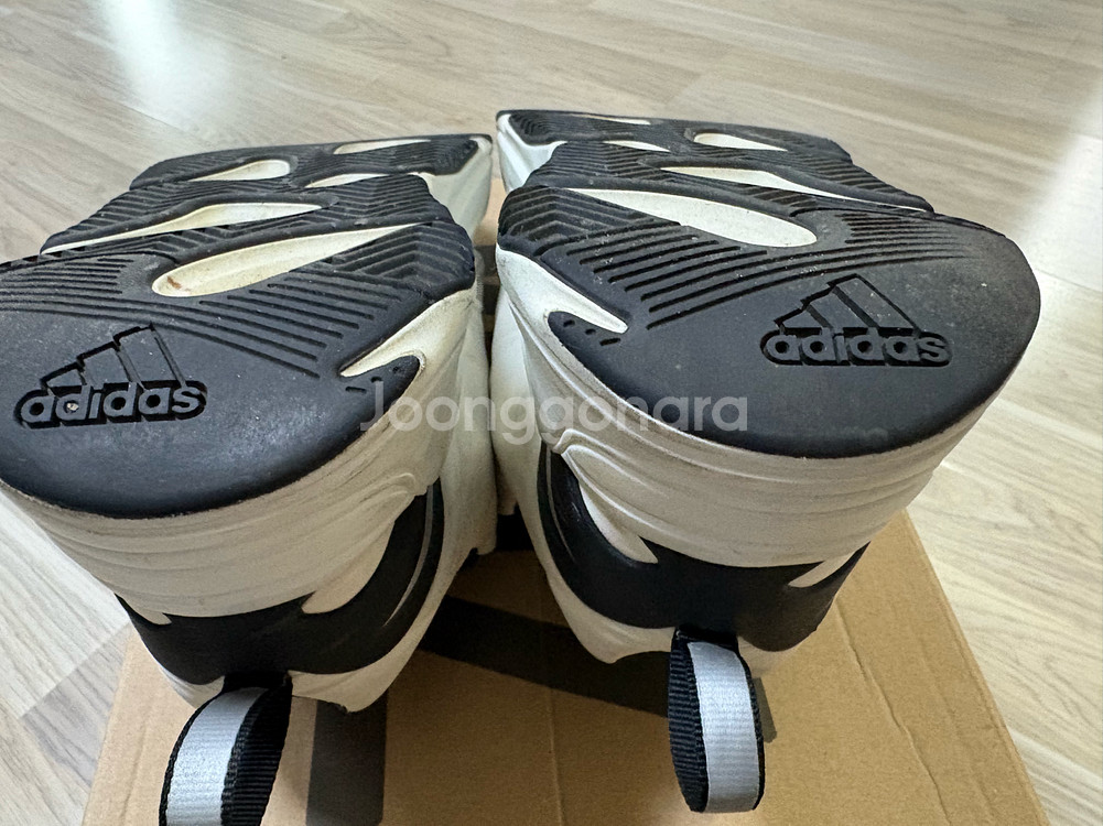 아디다스 이지부스트 700 MNVN 아날로그 265--4