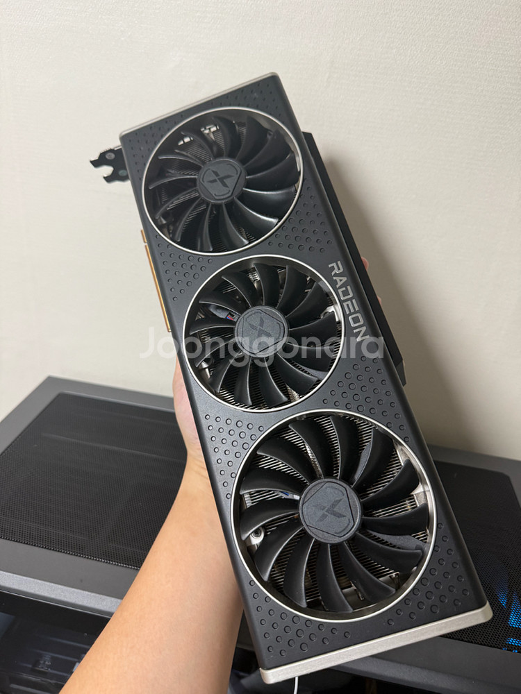 라데온 RX6900XT Merc 그래픽카드--0