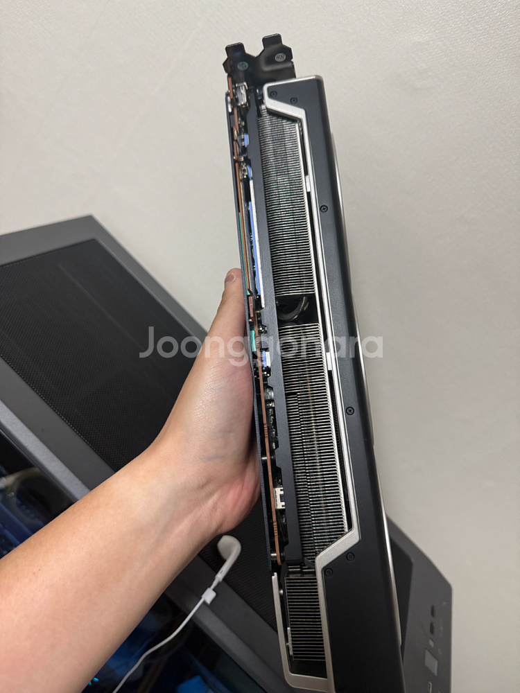 라데온 RX6900XT Merc 그래픽카드--1