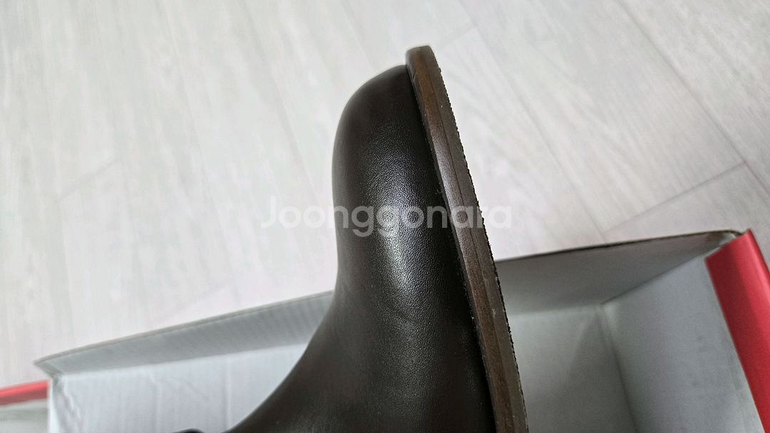 코모레비뮤지엄 소가죽 스트랩 클래식 미들부츠250 /km083--8