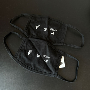 오프화이트 아모레퍼시픽 마스크 새제품 팝니다.