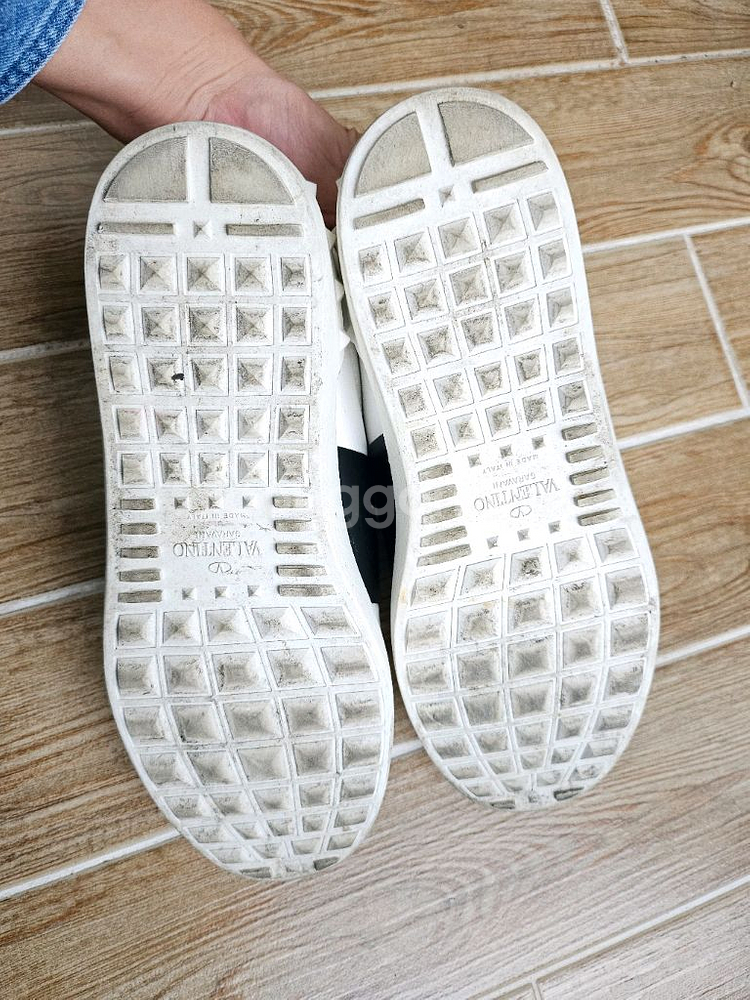 발렌티노 화이트 블랙 스니커즈 40.5--2