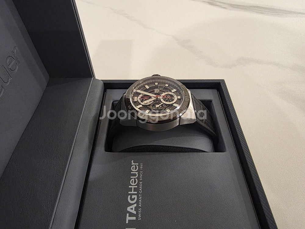 태그호이어 까레라 호이어01 스켈레톤 CAR201U 43MM--4