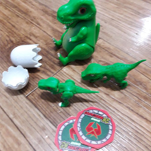 공룡메카드 티라노 소리나는 공룡과 타이니소어 알공룡 이미지