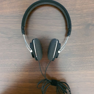 바워스앤윌킨스 B&W P3