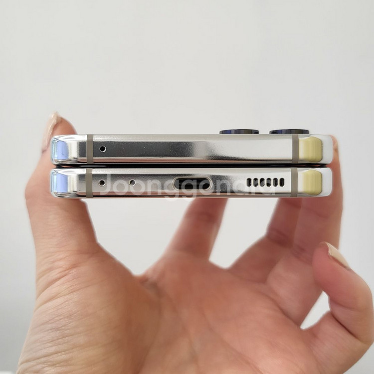 갤럭시 Z플립5 / 특S급 / 10-69--4