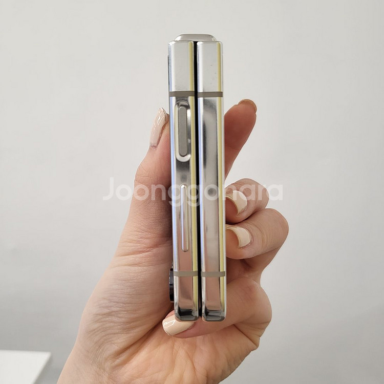 갤럭시 Z플립5 / 특S급 / 10-69--3