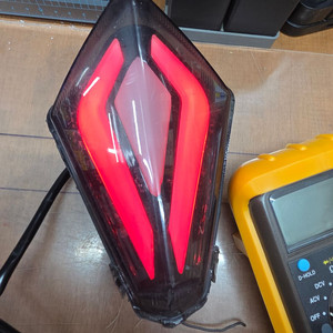 티맥스 16년식(아이언맥스) 후미등(테일등) 판매합니다.