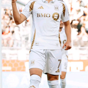 손흥민 LAFC 어웨이 어센틱 저지 M 팝니다.