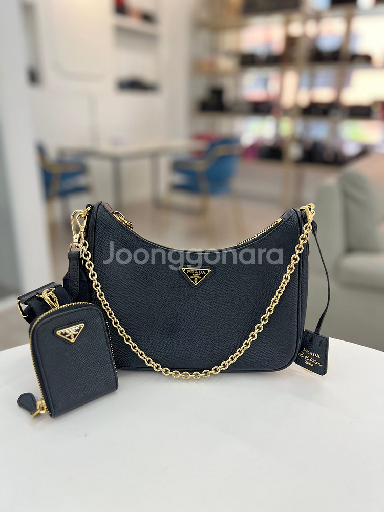 [중고명품 럭스올 울산점]프라다 리에디션 사피아노 숄더백 내장칩--0