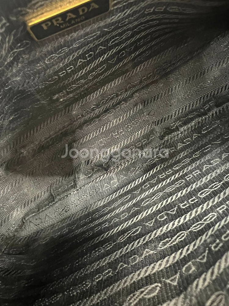 [중고명품 럭스올 울산점]프라다 리에디션 사피아노 숄더백 내장칩--4