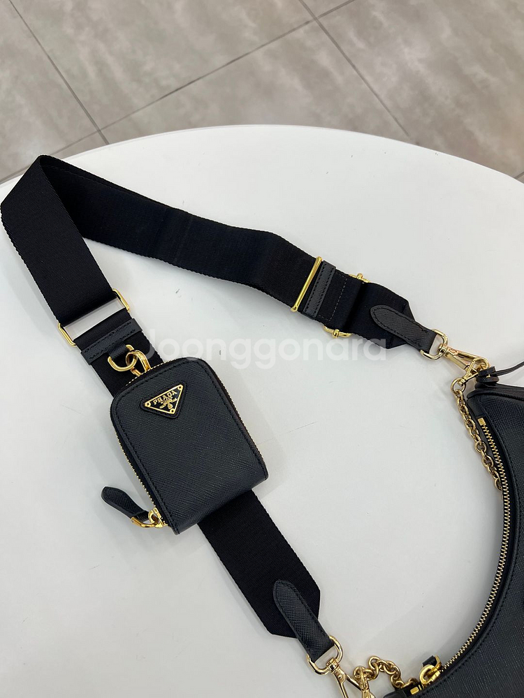 [중고명품 럭스올 울산점]프라다 리에디션 사피아노 숄더백 내장칩--9