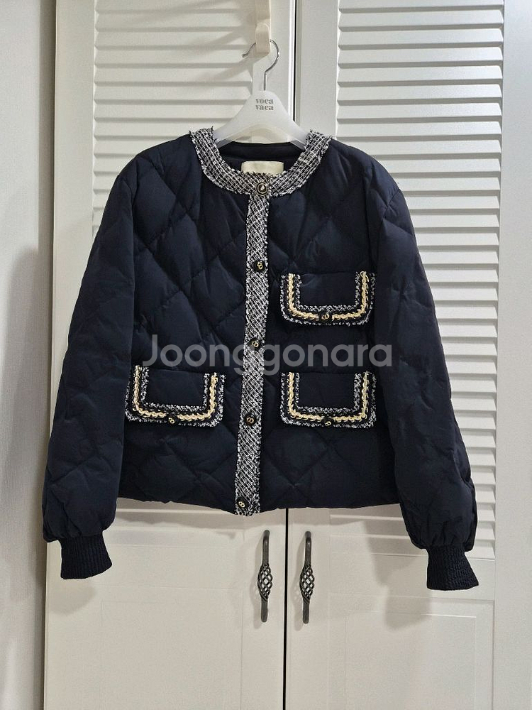 아뜰리에 럭키슈에뜨 퀼팅 패딩 팝니다.--0