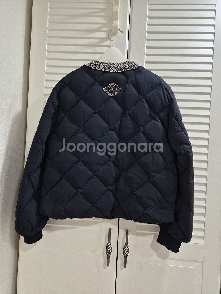 아뜰리에 럭키슈에뜨 퀼팅 패딩 팝니다.--1