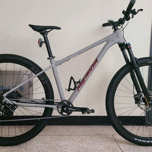 최신 26년식 메리다 빅나인 200 신동품 가격내려요