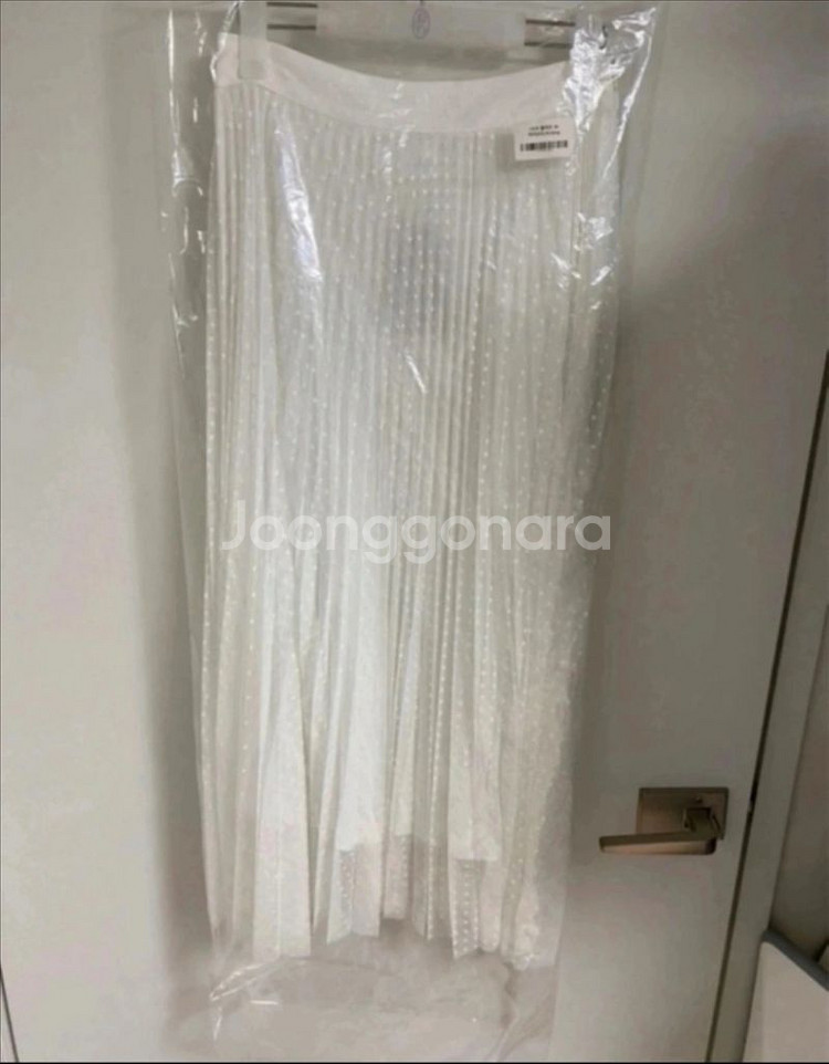 페이지유 플리츠 스커트, 샤 스커트, 도트스커트 새상품 정가 11만원 넘어요--4