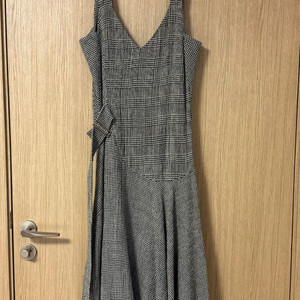 럭키슈에뜨 비대칭 롱 원피스. 38사이즈. 깨끗해요