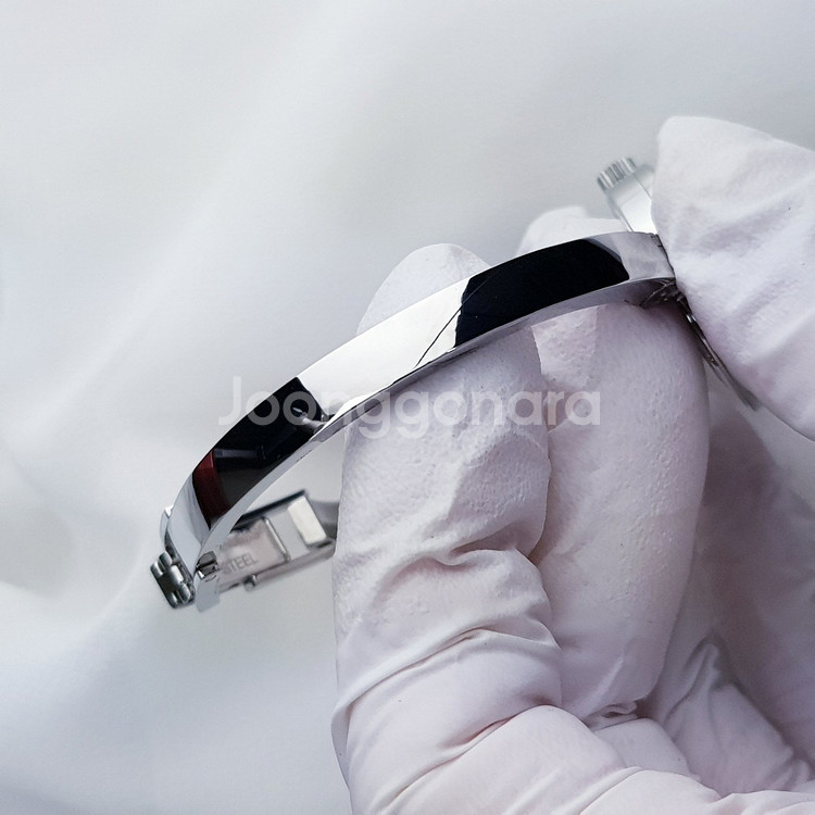 정품 새상품수준 구찌 105 뱅글 여자시계--6