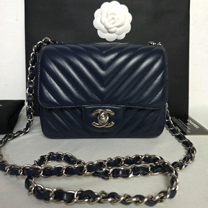 샤넬 쁘띠삭 캐비어 네이비