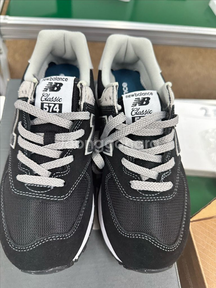 클래식 운동화 240--2