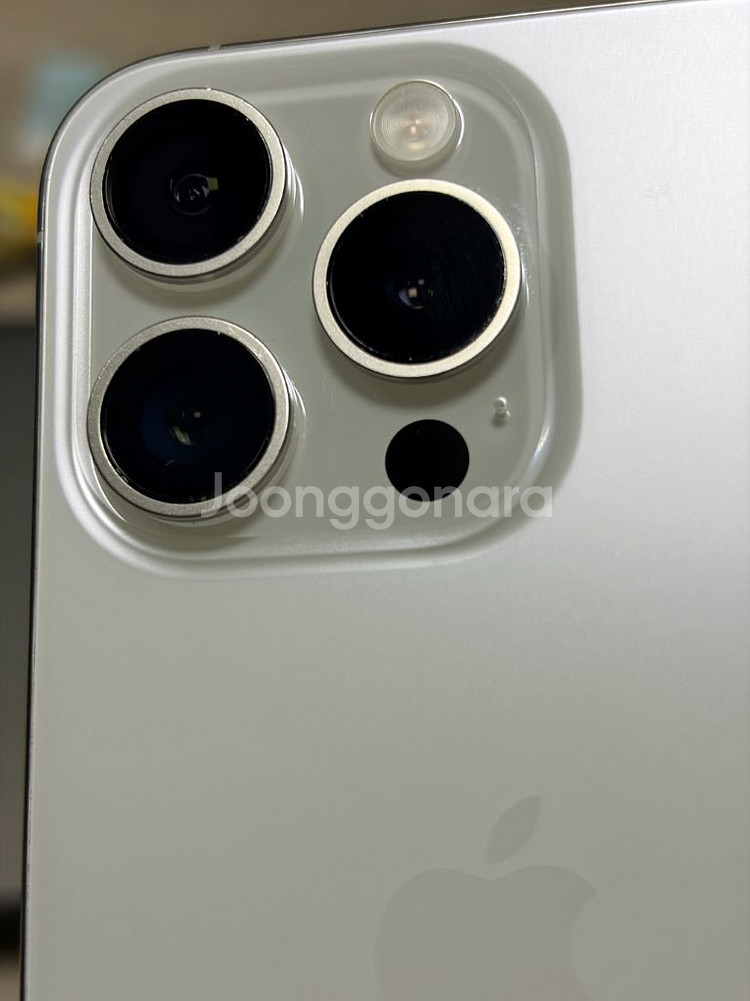 아이폰 15 Pro(프로) 화이트 256기가 + 애플케어플러스--4