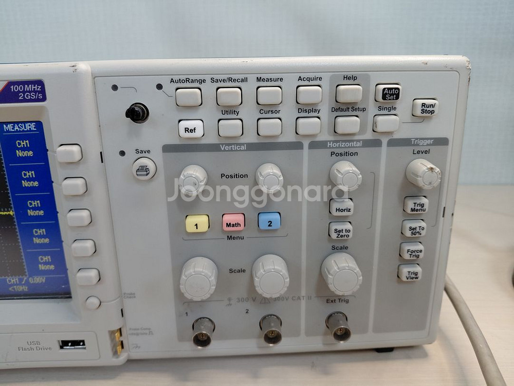 Tektronix TDS 2012C 버튼하나 없어서 싸게 내놔요.--3