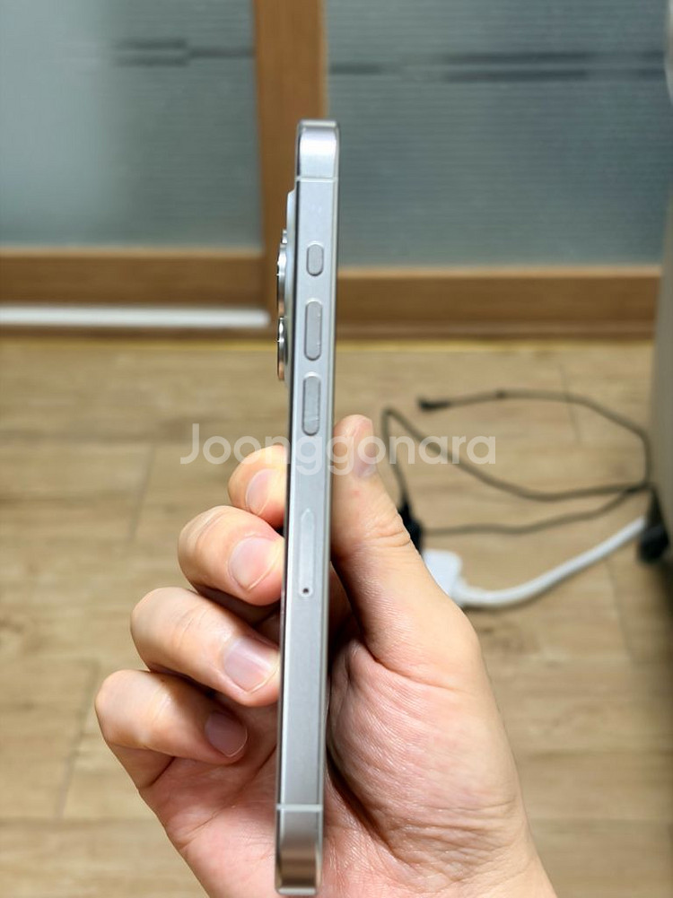 아이폰 15 Pro(프로) 화이트 256기가 + 애플케어플러스--8