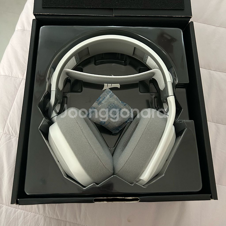 커세어 hs80 무선 게이밍 헤드셋 화이트--1