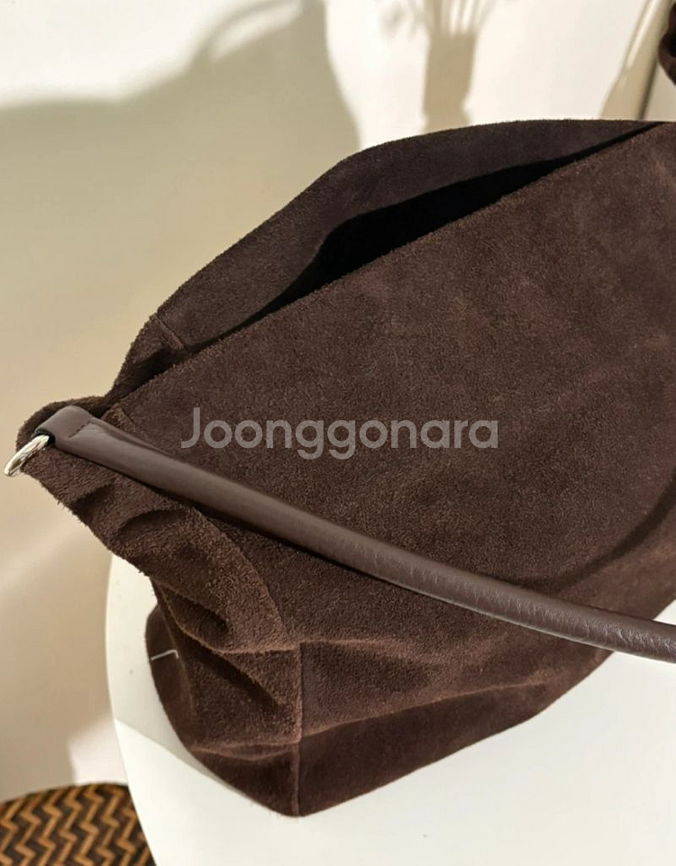 DEINET 스웨이드 숄더백 브라운--2