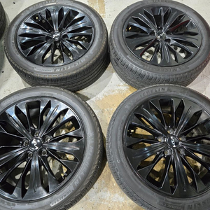 K8 18인치 순정 블랙 휠타이어 판매합니다