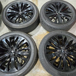 K8 18인치 순정 블랙 휠타이어 판매합니다