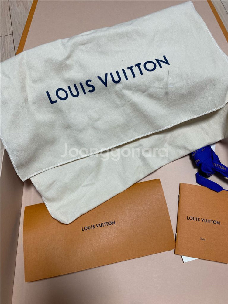 루이비통 트위스트 mm 금장 거의 새거급--6