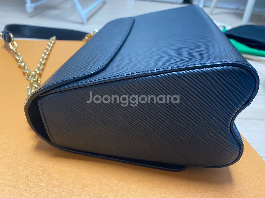 루이비통 트위스트 mm 금장 거의 새거급--4