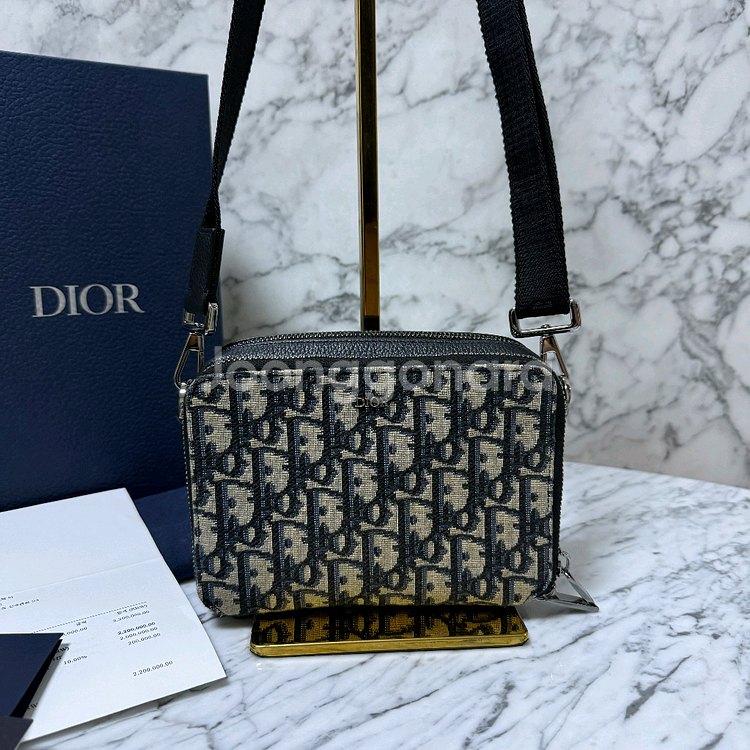 디올 오블리크 스트랩 파우치 크로스백 메신저백--1