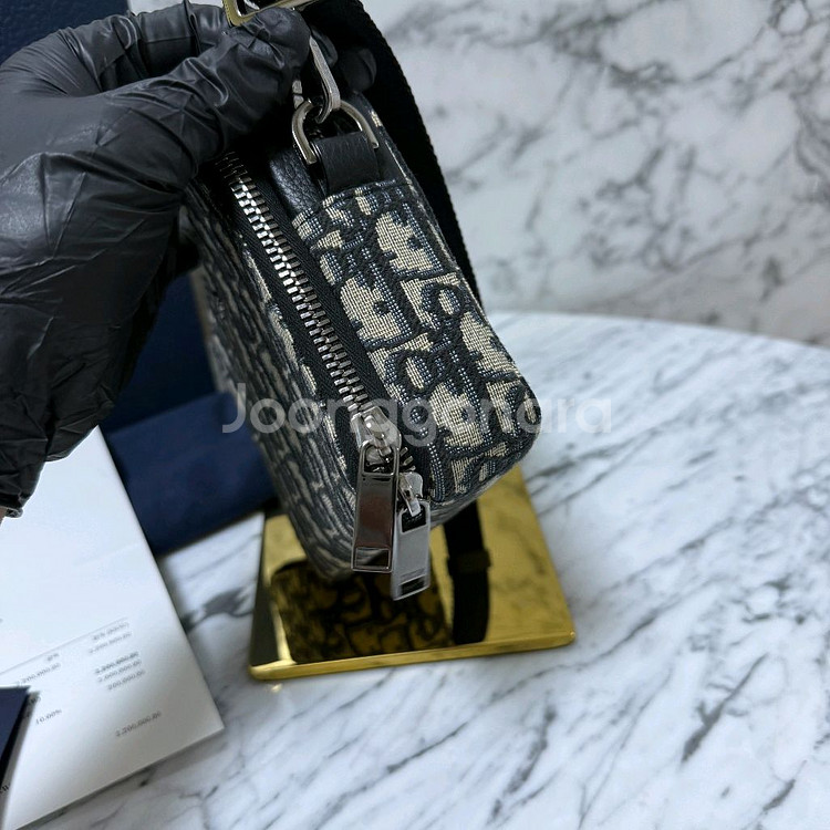 디올 오블리크 스트랩 파우치 크로스백 메신저백--5