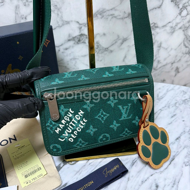 루이비통 이클립스 바스포어 웨어러블 월릿 크로스백 메신저백--1