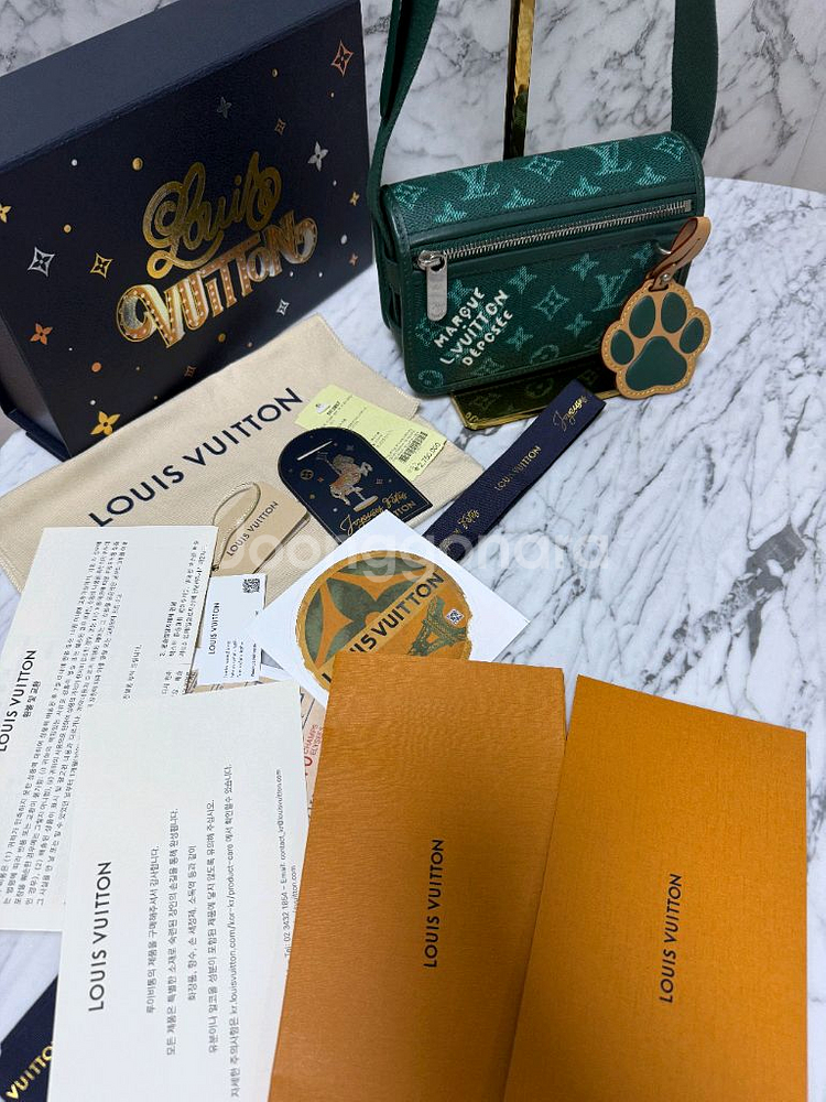 루이비통 이클립스 바스포어 웨어러블 월릿 크로스백 메신저백--2